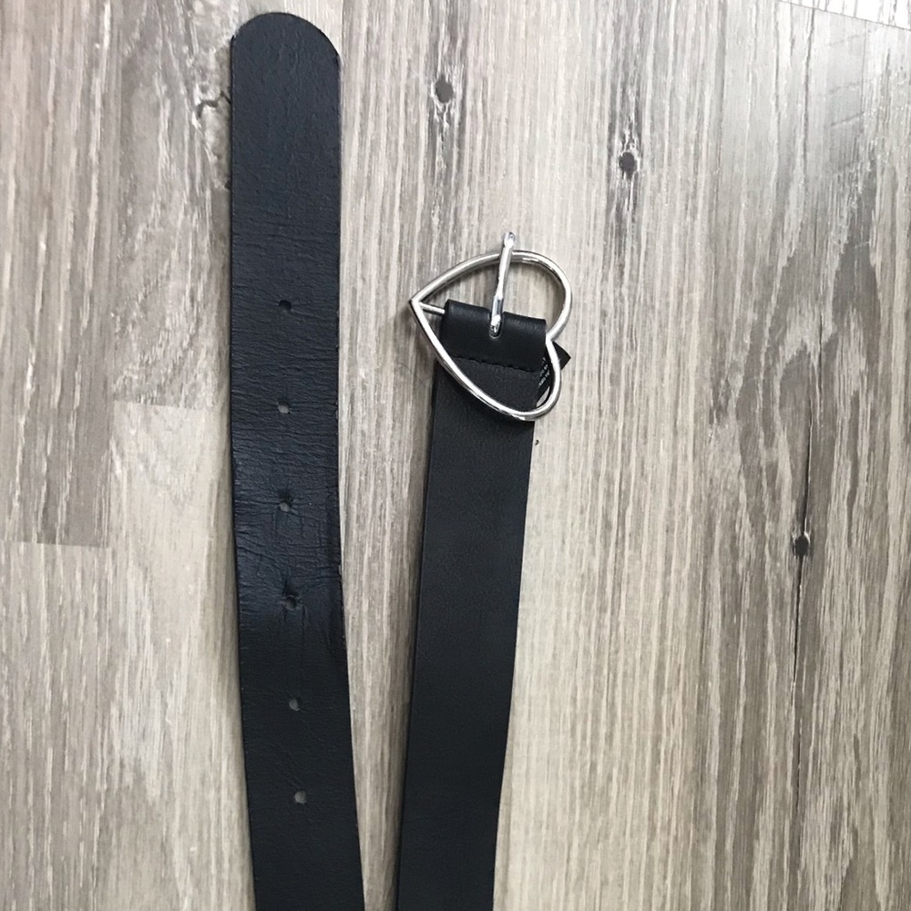 Brandy Melville Heart Belt